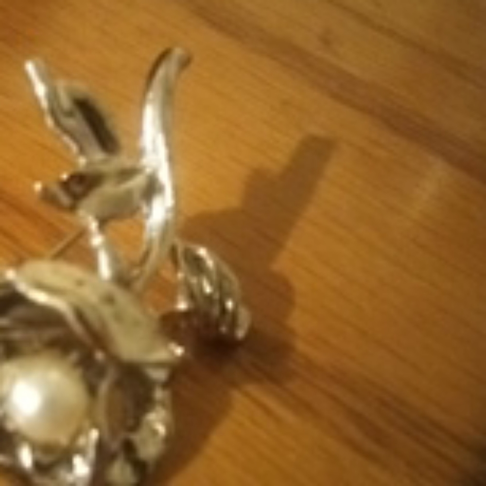 Flower pin - Picture 4 of 4